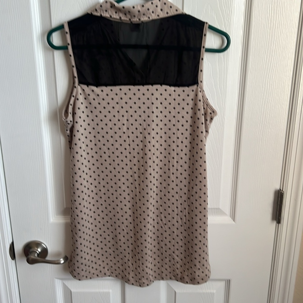French Laundry size medium sleeveless polka dot top - Picture 4 of 4